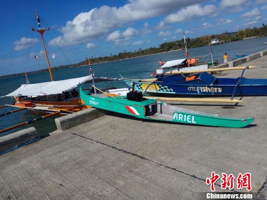 圖為被救助的菲律賓漁民的漁船。 中交公路規劃設計院有限公司 攝